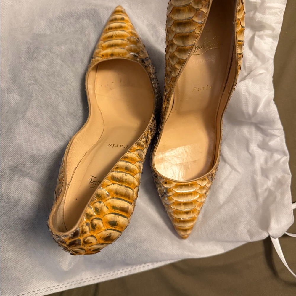 Christian Louboutin Python So Kate Heels - Picture 3 of 4